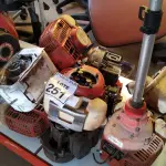 LOTE 251 - 01 LOTE COM VÁRIOS MOTORES DE ROÇADEIRA. (NO ESTADO) ATENÇÃO! FAZER A VISITAÇÃO ANTES DE ARREMATAR, NÃO SABEMOS SE FUNCIONA. LEILÃO NÃO TEM GARANTIA E NEM DEVOLUÇÃO, SUJEITO A POSSÍVEIS AVARIAS VISÍVEIS/OCULTAS E/OU AUSÊNCIA DE COMPONENTES.