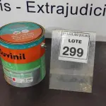 LOTE 299 - 01 LATA DE TINTA SUVINIL ESMALTE PREMIUM INTERIOR/EXTERIOR 3,6L NA COR VERMELHO BRILHANTE. (NO ESTADO) ATENÇÃO! FAZER A VISITAÇÃO ANTES DE ARREMATAR, NÃO SABEMOS SE FUNCIONA. LEILÃO NÃO TEM GARANTIA E NEM DEVOLUÇÃO, SUJEITO A POSSÍVEIS AVARIAS VISÍVEIS/OCULTAS E/OU AUSÊNCIA DE COMPONENTES.