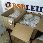 LOTE 248 - 01 LOTE COM GRANDE QUANTIDADE DE ANTENAS ANTIFURTO PARA ROUPA E 03 SENSORES. (NO ESTADO) ATENÇÃO! FAZER A VISITAÇÃO ANTES DE ARREMATAR, NÃO SABEMOS SE FUNCIONA. LEILÃO NÃO TEM GARANTIA E NEM DEVOLUÇÃO, SUJEITO A POSSÍVEIS AVARIAS VISÍVEIS/OCULTAS E/OU AUSÊNCIA DE COMPONENTES.
