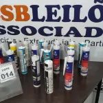 LOTE 014 - 01 LOTE COM VÁRIAS BISNAGAS DE SILICONE E SELANTES DE MARCAS E MODELOS DIVERSOS. (NO ESTADO) ATENÇÃO! FAZER A VISITAÇÃO ANTES DE ARREMATAR, NÃO SABEMOS SE FUNCIONA. LEILÃO NÃO TEM GARANTIA E NEM DEVOLUÇÃO, SUJEITO A POSSÍVEIS AVARIAS VISÍVEIS/OCULTAS E/OU AUSÊNCIA DE COMPONENTES.