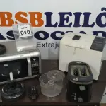 LOTE 010 - 01 MICRO-ONDAS, 01 PANIFICADORA ELÉTRICA, 01CAFETEIRA, 01ESPREMEDOR DE LARANJA E 01 TORRADEIRA. (NO ESTADO) ATENÇÃO! FAZER A VISITAÇÃO ANTES DE ARREMATAR, NÃO SABEMOS SE FUNCIONA. LEILÃO NÃO TEM GARANTIA E NEM DEVOLUÇÃO, SUJEITO A POSSÍVEIS AVARIAS VISÍVEIS/OCULTAS E/OU AUSÊNCIA DE COMPONENTES.