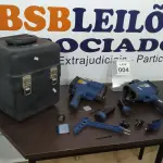 LOTE 004 - 02 RADARES MÓVEIS. (NO ESTADO) ATENÇÃO! FAZER A VISITAÇÃO ANTES DE ARREMATAR, NÃO SABEMOS SE FUNCIONA. LEILÃO NÃO TEM GARANTIA E NEM DEVOLUÇÃO, SUJEITO A POSSÍVEIS AVARIAS VISÍVEIS/OCULTAS E/OU AUSÊNCIA DE COMPONENTES.