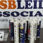 LOTE 204 - 01 LOTE COM VÁRIAS BISNAGAS DE SILICONE E SELANTES DE MARCAS E MODELOS DIVERSOS. (NO ESTADO) ATENÇÃO! FAZER A VISITAÇÃO ANTES DE ARREMATAR, NÃO SABEMOS SE FUNCIONA. LEILÃO NÃO TEM GARANTIA E NEM DEVOLUÇÃO, SUJEITO A POSSÍVEIS AVARIAS VISÍVEIS/OCULTAS E/OU AUSÊNCIA DE COMPONENTES.