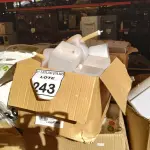 LOTE 243 - 01 LOTE COM GRANDE QUANTIDADE DE DISPENSES DE PAPEL E SABÃO. (NO ESTADO) ATENÇÃO! FAZER A VISITAÇÃO ANTES DE ARREMATAR, NÃO SABEMOS SE FUNCIONA. LEILÃO NÃO TEM GARANTIA E NEM DEVOLUÇÃO, SUJEITO A POSSÍVEIS AVARIAS VISÍVEIS/OCULTAS E/OU AUSÊNCIA DE COMPONENTES.