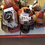 LOTE 251 - 01 LOTE COM VÁRIOS MOTORES DE ROÇADEIRA. (NO ESTADO) ATENÇÃO! FAZER A VISITAÇÃO ANTES DE ARREMATAR, NÃO SABEMOS SE FUNCIONA. LEILÃO NÃO TEM GARANTIA E NEM DEVOLUÇÃO, SUJEITO A POSSÍVEIS AVARIAS VISÍVEIS/OCULTAS E/OU AUSÊNCIA DE COMPONENTES.