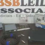 LOTE 073 - 02 CÂMERAS DE SEGURANÇA MARCA SWANN, 01 DVR, 02 SWITCHES INCOMPLETAS E 01 ROLO DE CABO PARA CÂMERAS DE SEGURANÇA. (NO ESTADO) ATENÇÃO! FAZER A VISITAÇÃO ANTES DE ARREMATAR, NÃO SABEMOS SE FUNCIONA. LEILÃO NÃO TEM GARANTIA E NEM DEVOLUÇÃO, SUJEITO A POSSÍVEIS AVARIAS VISÍVEIS/OCULTAS E/OU AUSÊNCIA DE COMPONENTES.