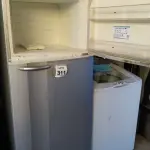 LOTE 311 - 01 GELADEIRA AIR FLOW SYSTEM DC 46 220W. (NO ESTADO) ATENÇÃO! FAZER A VISITAÇÃO ANTES DE ARREMATAR, NÃO SABEMOS SE FUNCIONA. LEILÃO NÃO TEM GARANTIA E NEM DEVOLUÇÃO, SUJEITO A POSSÍVEIS AVARIAS VISÍVEIS/OCULTAS E/OU AUSÊNCIA DE COMPONENTES.