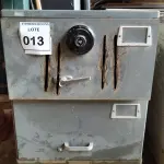 01 COFRE. (NO ESTADO EM QUE SE ENCONTRA. SUJEITO A AVARIAS OCULTAS/VISÍVEIS.) AV9605V