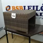 LOTE 108 - 01 MESA DE JARDIM. (NO ESTADO EM QUE SE ENCONTRA. SUJEITO A AVARIAS OCULTAS/VISÍVEIS.) AV9406M