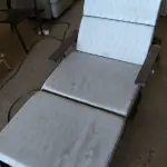 LOTE 109 - 01 ESPREGUIÇADEIRA. (NO ESTADO EM QUE SE ENCONTRA. SUJEITO A AVARIAS OCULTAS/VISÍVEIS.)   AU2348W