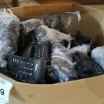 LOTE 049 - 50 APARELHOS TELEFÔNICOS. (NO ESTADO EM QUE SE ENCONTRA. SUJEITO A AVARIAS OCULTAS/VISÍVEIS.)