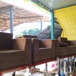 LOTE 282 - 01 SOFÁ 03 LUGARES E 02 POLTRONAS NA COR CINZA CLARO CAMURÇA. (NO ESTADO) ATENÇÃO! FAZER A VISITAÇÃO ANTES DE ARREMATAR, NÃO SABEMOS SE FUNCIONA. LEILÃO NÃO TEM GARANTIA E NEM DEVOLUÇÃO, SUJEITO A POSSÍVEIS AVARIAS VISÍVEIS/OCULTAS E/OU AUSÊNCIA DE COMPONENTES.