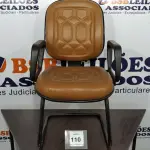 LOTE 110 - 01 CADEIRA DE ESCRITÓRIO. (NO ESTADO EM QUE SE ENCONTRA. SUJEITO A AVARIAS OCULTAS/VISÍVEIS.) BF8629K