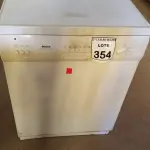 LOTE 354 - 01 LAVA LOUÇAS BOSCH 220V. (NO ESTADO) ATENÇÃO! FAZER A VISITAÇÃO ANTES DE ARREMATAR, NÃO SABEMOS SE FUNCIONA. LEILÃO NÃO TEM GARANTIA E NEM DEVOLUÇÃO, SUJEITO A POSSÍVEIS AVARIAS VISÍVEIS/OCULTAS E/OU AUSÊNCIA DE COMPONENTES.
