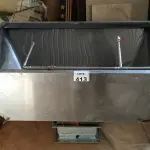 LOTE 413 - 01 COIFA EM INOX. (NO ESTADO) ATENÇÃO! FAZER A VISITAÇÃO ANTES DE ARREMATAR, NÃO SABEMOS SE FUNCIONA. LEILÃO NÃO TEM GARANTIA E NEM DEVOLUÇÃO, SUJEITO A POSSÍVEIS AVARIAS VISÍVEIS/OCULTAS E/OU AUSÊNCIA DE COMPONENTES.
