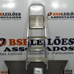 LOTE 090 - 01 ESCADA. (NO ESTADO EM QUE SE ENCONTRA. SUJEITO A AVARIAS OCULTAS/VISÍVEIS.)