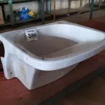 LOTE 389 - 01 TANQUE EM CERÂMICA. (NO ESTADO) ATENÇÃO! FAZER A VISITAÇÃO ANTES DE ARREMATAR, NÃO SABEMOS SE FUNCIONA. LEILÃO NÃO TEM GARANTIA E NEM DEVOLUÇÃO, SUJEITO A POSSÍVEIS AVARIAS VISÍVEIS/OCULTAS E/OU AUSÊNCIA DE COMPONENTES.