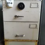 01 COFRE. (NO ESTADO EM QUE SE ENCONTRA. SUJEITO A AVARIAS OCULTAS/VISÍVEIS.) BH1466B