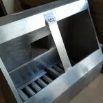 LOTE 402 - 01 COIFA EM INOX. (NO ESTADO) ATENÇÃO! FAZER A VISITAÇÃO ANTES DE ARREMATAR, NÃO SABEMOS SE FUNCIONA. LEILÃO NÃO TEM GARANTIA E NEM DEVOLUÇÃO, SUJEITO A POSSÍVEIS AVARIAS VISÍVEIS/OCULTAS E/OU AUSÊNCIA DE COMPONENTES.