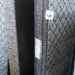 LOTE 125 - 01 COLCHÃO SOLTEIRO. (NO ESTADO EM QUE SE ENCONTRA. SUJEITO A AVARIAS OCULTAS/VISÍVEIS.) BJ7220F