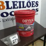 LOTE 271 - 01 GALÃO DE 18L DE ADITIVO PLASTIFICANTE PARA ARGAMASSA MARCA DRYKAL. (NOVO) (NO ESTADO) ATENÇÃO! FAZER A VISITAÇÃO ANTES DE ARREMATAR, NÃO SABEMOS SE FUNCIONA. LEILÃO NÃO TEM GARANTIA E NEM DEVOLUÇÃO, SUJEITO A POSSÍVEIS AVARIAS VISÍVEIS/OCULTAS E/OU AUSÊNCIA DE COMPONENTES.