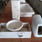 LOTE 387 - 02 LAVATÓRIOS PARA BANHEIRO COM COLUNA. (NO ESTADO) ATENÇÃO! FAZER A VISITAÇÃO ANTES DE ARREMATAR, NÃO SABEMOS SE FUNCIONA. LEILÃO NÃO TEM GARANTIA E NEM DEVOLUÇÃO, SUJEITO A POSSÍVEIS AVARIAS VISÍVEIS/OCULTAS E/OU AUSÊNCIA DE COMPONENTES.