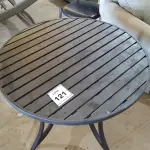 LOTE 121 - 01 MESA DE JARDIM. (NO ESTADO EM QUE SE ENCONTRA. SUJEITO A AVARIAS OCULTAS/VISÍVEIS.) AV9744F