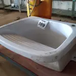 LOTE 389 - 01 TANQUE EM CERÂMICA. (NO ESTADO) ATENÇÃO! FAZER A VISITAÇÃO ANTES DE ARREMATAR, NÃO SABEMOS SE FUNCIONA. LEILÃO NÃO TEM GARANTIA E NEM DEVOLUÇÃO, SUJEITO A POSSÍVEIS AVARIAS VISÍVEIS/OCULTAS E/OU AUSÊNCIA DE COMPONENTES.