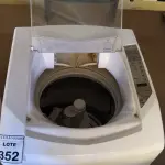 LOTE 352 - 01 MÁQUINA DE LAVAR ROUPAS BRASTEMP 8KG 220V. (NO ESTADO) ATENÇÃO! FAZER A VISITAÇÃO ANTES DE ARREMATAR, NÃO SABEMOS SE FUNCIONA. LEILÃO NÃO TEM GARANTIA E NEM DEVOLUÇÃO, SUJEITO A POSSÍVEIS AVARIAS VISÍVEIS/OCULTAS E/OU AUSÊNCIA DE COMPONENTES.