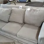 LOTE 122 - 01 SOFÁ 03 LUGARES. (NO ESTADO EM QUE SE ENCONTRA. SUJEITO A AVARIAS OCULTAS/VISÍVEIS.) AV9573J