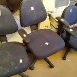 LOTE 299 - 03 CADEIRAS GIRATÓRIAS COM RODINHAS. (NO ESTADO) ATENÇÃO! FAZER A VISITAÇÃO ANTES DE ARREMATAR, NÃO SABEMOS SE FUNCIONA. LEILÃO NÃO TEM GARANTIA E NEM DEVOLUÇÃO, SUJEITO A POSSÍVEIS AVARIAS VISÍVEIS/OCULTAS E/OU AUSÊNCIA DE COMPONENTES.