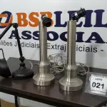 LOTE 021 - 03 ABAJURES DE MESA. (NO ESTADO EM QUE SE ENCONTRA. SUJEITO A AVARIAS OCULTAS/VISÍVEIS.) AU2174J, BJ7197K, AU2127W