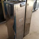 LOTE 414 - 01 BEBEDOURO EM INOX E 01 PRATELEIRA EM INOX. (NO ESTADO) ATENÇÃO! FAZER A VISITAÇÃO ANTES DE ARREMATAR, NÃO SABEMOS SE FUNCIONA. LEILÃO NÃO TEM GARANTIA E NEM DEVOLUÇÃO, SUJEITO A POSSÍVEIS AVARIAS VISÍVEIS/OCULTAS E/OU AUSÊNCIA DE COMPONENTES.