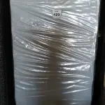 LOTE 123 - 01 COLCHÃO SOLTEIRO COM BASE. (NO ESTADO EM QUE SE ENCONTRA. SUJEITO A AVARIAS OCULTAS/VISÍVEIS.)  AU2476N