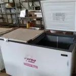 LOTE 393 - 01 FREEZER HORIZONTAL DUAS TAMPAS. (NO ESTADO) ATENÇÃO! FAZER A VISITAÇÃO ANTES DE ARREMATAR, NÃO SABEMOS SE FUNCIONA. LEILÃO NÃO TEM GARANTIA E NEM DEVOLUÇÃO, SUJEITO A POSSÍVEIS AVARIAS VISÍVEIS/OCULTAS E/OU AUSÊNCIA DE COMPONENTES.