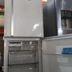 LOTE 054 - 01 GELADEIRA ELECTROLUX 220V. (NO ESTADO EM QUE SE ENCONTRA. SUJEITO A AVARIAS OCULTAS/VISÍVEIS.)  BF8677E