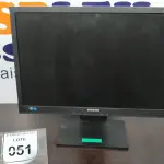LOTE 051 - 01 MONITOR SAMSUNG. (NO ESTADO EM QUE SE ENCONTRA. SUJEITO A AVARIAS OCULTAS/VISÍVEIS.)  AV9700W