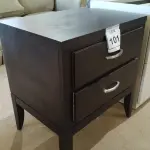 LOTE 101 - 01 MESA DE CANTO. (NO ESTADO EM QUE SE ENCONTRA. SUJEITO A AVARIAS OCULTAS/VISÍVEIS.) AU2438X