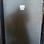LOTE 124 - 01 COLCHÃO SOLTEIRO COM BASE. (NO ESTADO EM QUE SE ENCONTRA. SUJEITO A AVARIAS OCULTAS/VISÍVEIS.) BJ7221M