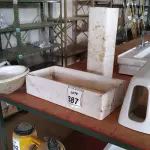 LOTE 387 - 02 LAVATÓRIOS PARA BANHEIRO COM COLUNA. (NO ESTADO) ATENÇÃO! FAZER A VISITAÇÃO ANTES DE ARREMATAR, NÃO SABEMOS SE FUNCIONA. LEILÃO NÃO TEM GARANTIA E NEM DEVOLUÇÃO, SUJEITO A POSSÍVEIS AVARIAS VISÍVEIS/OCULTAS E/OU AUSÊNCIA DE COMPONENTES.
