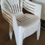 LOTE 380 - 04 CADEIRAS DE PLÁSTICO. (NO ESTADO) ATENÇÃO! FAZER A VISITAÇÃO ANTES DE ARREMATAR, NÃO SABEMOS SE FUNCIONA. LEILÃO NÃO TEM GARANTIA E NEM DEVOLUÇÃO, SUJEITO A POSSÍVEIS AVARIAS VISÍVEIS/OCULTAS E/OU AUSÊNCIA DE COMPONENTES.