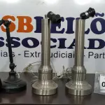 LOTE 021 - 03 ABAJURES DE MESA. (NO ESTADO EM QUE SE ENCONTRA. SUJEITO A AVARIAS OCULTAS/VISÍVEIS.) AU2174J, BJ7197K, AU2127W