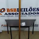 LOTE 004 - 01 CABIDEIRO EM MADEIRA. (NO ESTADO EM QUE SE ENCONTRA. SUJEITO A AVARIAS OCULTAS/VISÍVEIS.)