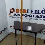 LOTE 004 - 01 CABIDEIRO EM MADEIRA. (NO ESTADO EM QUE SE ENCONTRA. SUJEITO A AVARIAS OCULTAS/VISÍVEIS.)