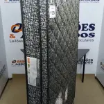 LOTE 133 - 01 COLCHÃO SOLTEIRO COM BASE. (NO ESTADO EM QUE SE ENCONTRA. SUJEITO A AVARIAS OCULTAS/VISÍVEIS.) BJ7221A