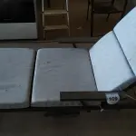 LOTE 109 - 01 ESPREGUIÇADEIRA. (NO ESTADO EM QUE SE ENCONTRA. SUJEITO A AVARIAS OCULTAS/VISÍVEIS.)   AU2348W