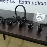 LOTE 034 - 05 HEADPHONES. (NO ESTADO EM QUE SE ENCONTRA. SUJEITO A AVARIAS OCULTAS/VISÍVEIS.)