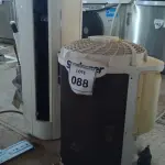 LOTE 088 - 01 AR CONDICIONADO SPRINGER 12.000BTUS. (NO ESTADO EM QUE SE ENCONTRA. SUJEITO A AVARIAS OCULTAS/VISÍVEIS.)  AV9649B