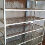 LOTE 406 - 01 ESTANTE DE FERRO. (NO ESTADO) ATENÇÃO! FAZER A VISITAÇÃO ANTES DE ARREMATAR, NÃO SABEMOS SE FUNCIONA. LEILÃO NÃO TEM GARANTIA E NEM DEVOLUÇÃO, SUJEITO A POSSÍVEIS AVARIAS VISÍVEIS/OCULTAS E/OU AUSÊNCIA DE COMPONENTES.