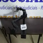 LOTE 232 -  01 SUPORTE DUPLO PARA MONITORES. (NO ESTADO EM QUE SE ENCONTRA. SUJEITO A AVARIAS OCULTAS/VISÍVEIS.)  
